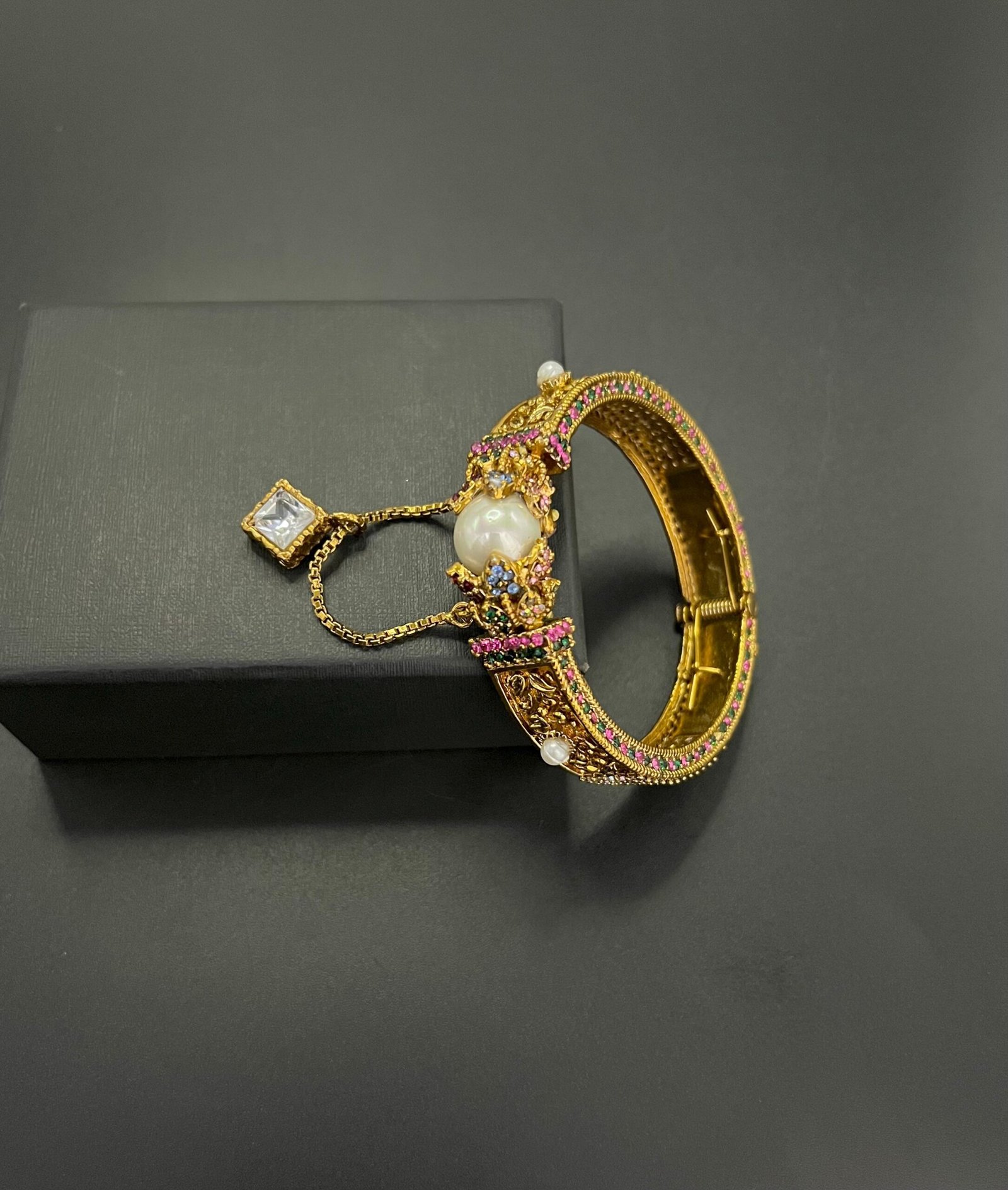 Fine Quality Real Stones Bracelet