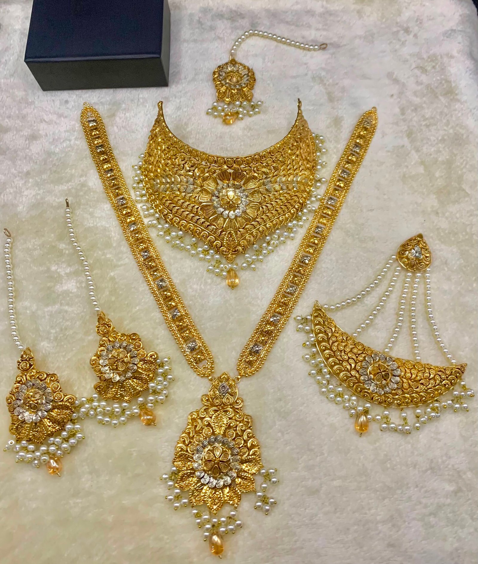 bs Gold Design Bridal Set - Image 1