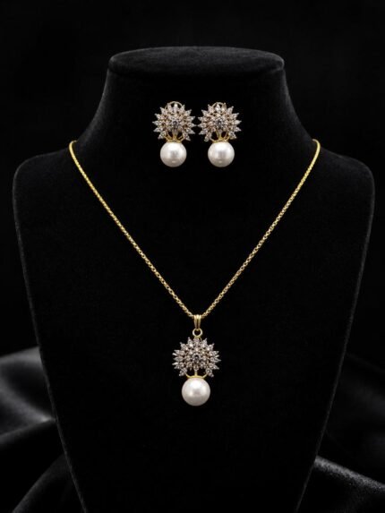 Fine Quality Real Stones Locket Set
