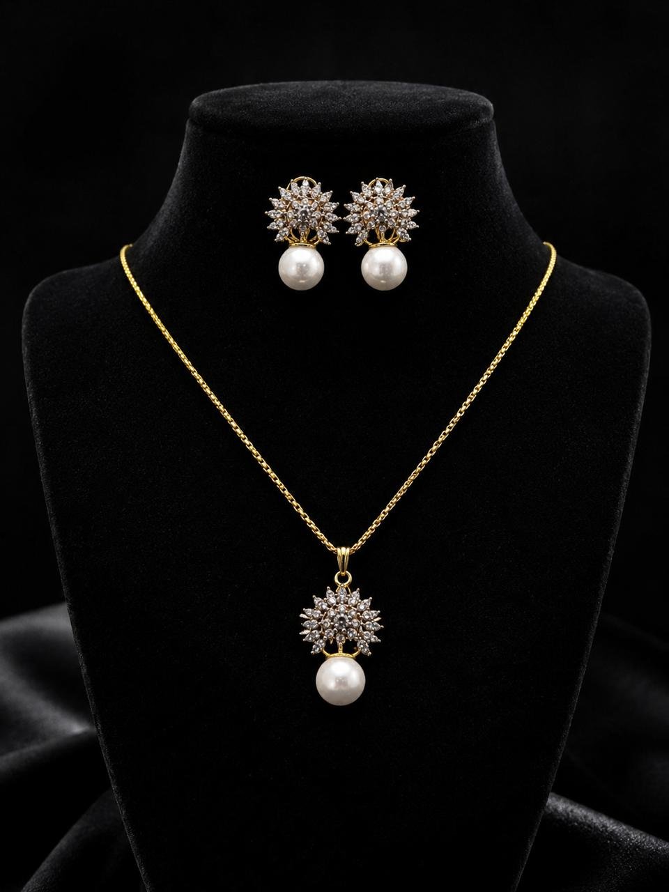 Fine Quality Real Stones Locket Set